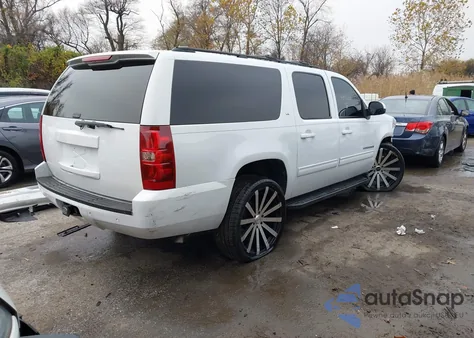 2011 Chevrolet Suburban 1500 Lt1 z USA, uszkodzony, nr VIN 1GNSKJE37BR386627